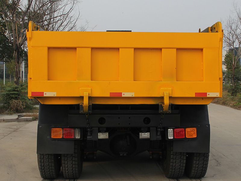25噸礦用濕式制動(dòng)運輸車(chē)