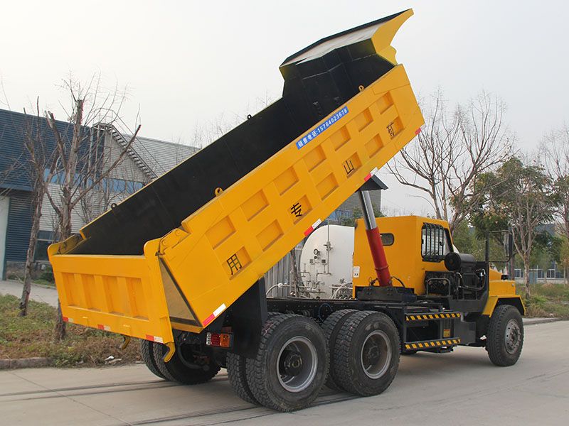 25噸礦用濕式制動(dòng)運輸車(chē)