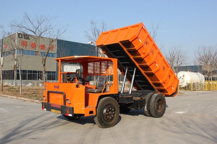礦用四不像運輸車(chē)涉水行駛的獨特技巧