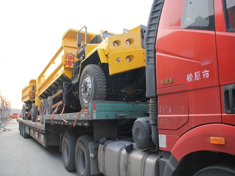 山東昌松30噸礦用運輸車(chē)發(fā)貨